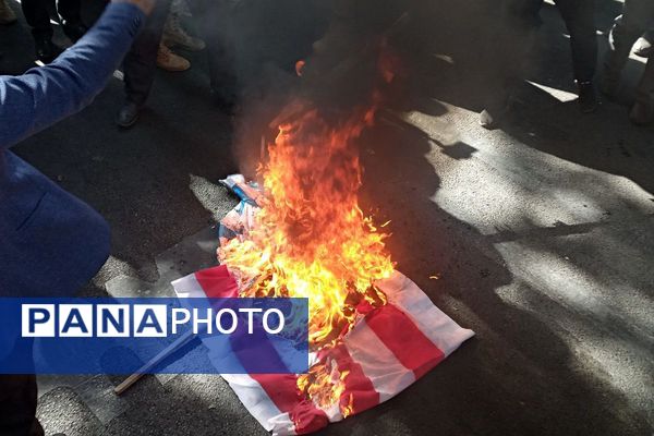 حضور پرشور دختران و پسران شهریار در روز استکبار ستیزی