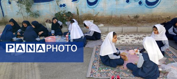نهار سالم به مناسبت روز جهانی غذا و پوکی استخوان در مدرسه شهید خاقانی شیروان