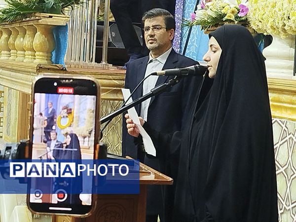 اجتماع دختران دانشجو در حرم مطهر حضرت معصومه (س) به مناسبت روز دختر  