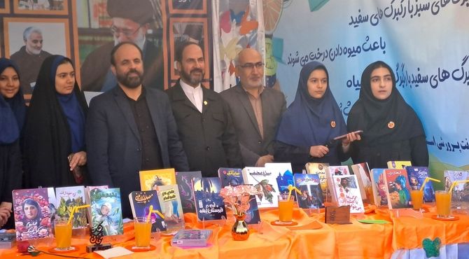 برپایی غرفه »کتابنوش»همزمان با هفته کتاب و کتابخوانی در مصلی کرج 