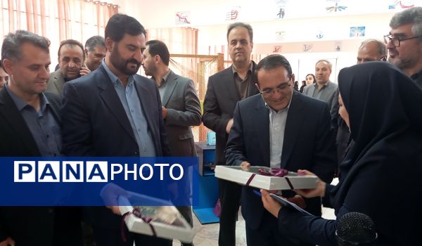 برگزاری نمایشگاه دستاورد های دانش آموزان در هنرستان حضرت فاطمه (س)  اردبیل