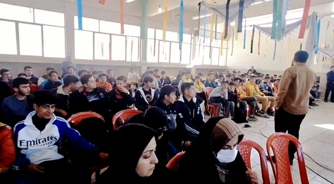 استقبال باشکوه از پیکر شهید گمنام در هنرستان حاج احمد خمینی شهرکرد 