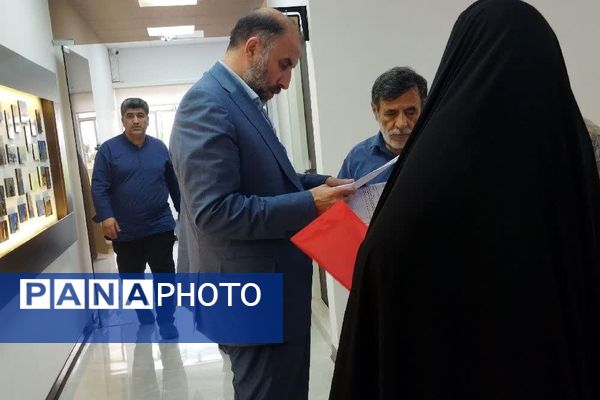 میز خدمت ویژه فرهنگیان در محل مدیریت آموزش و پرورش شهرستان اسلامشهر