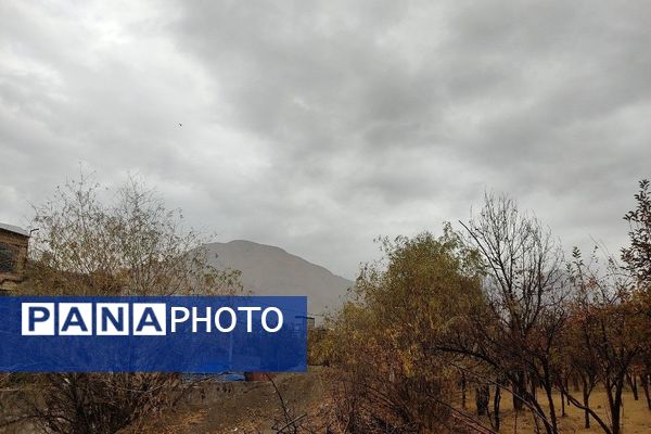 اولین باران پاییزی قابی شفاف از پاییز  رنگارنگ را در شهر زیبای بار رقم زد