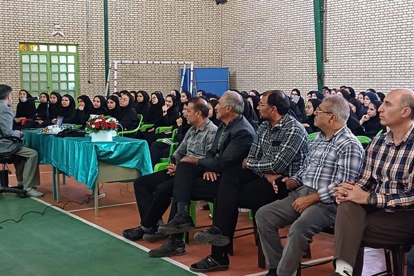 همایش مشاوره و برنامه‌ریزی موفقیت کنکور در دبیرستان دارالفنون