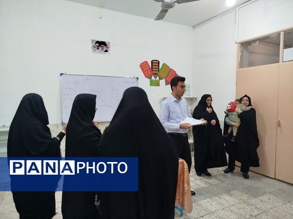 اولین جلسه هم اندیشی اولیا و مربیان در دبستان شهید پسندیده فدافن