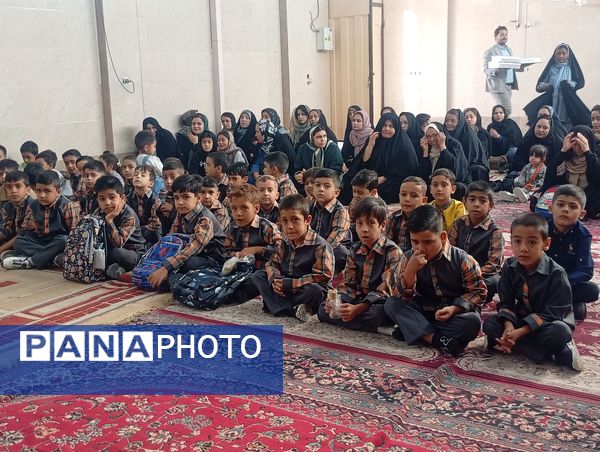جشن شکوفه ها برای پسران کلاس اولی  دبستان شهید عجمی فدافن