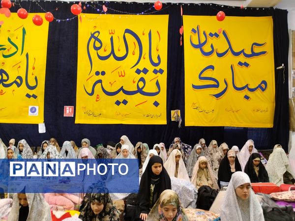 اعتکاف دختران نوجوان در مسجد سیدالشهدا مشهد
