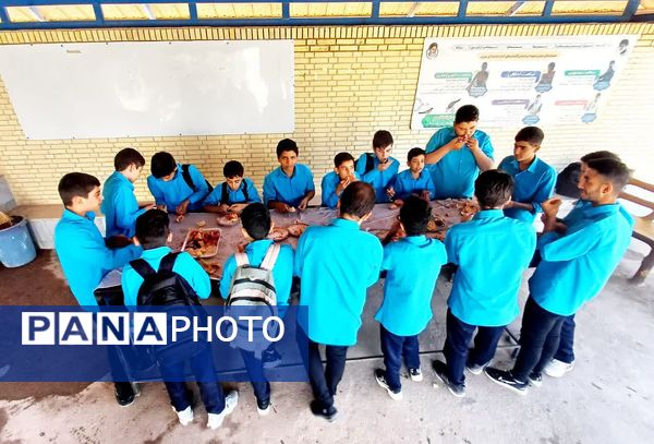 جشن صد دانه یاقوت در دبیرستان لقمان حکیم اشکذر 