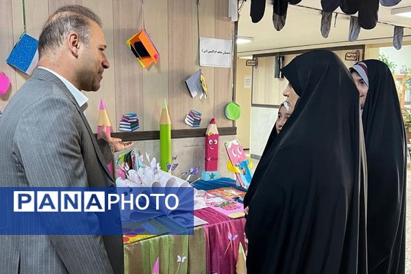 ایجاد غرفه‌های کتاب توسط دانش‌آموزان به مناسبت هفته کتاب و کتابخوانی در ناحیه دو شهرری 