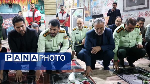  مراسم بزرگداشت رئیس‌جمهور شهید و همراهانش در گلزار شهدای شهرستان دلیجان