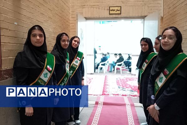 آموزش و پرورش ورامین در هفته پژوهش به استقبال نخبگان رفت