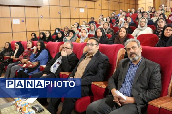 نشست انجمن اولیا و مربیان هنرستان امام علی(ع) فیروزکوه