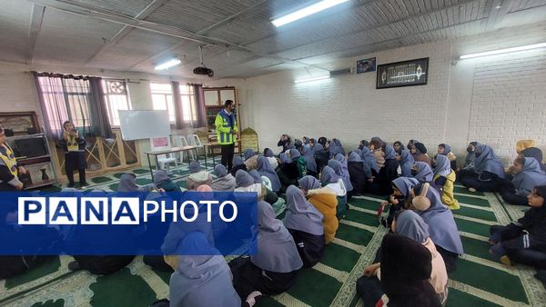 بیست و هفتمین مانور زلزله در دبیرستان دخترانه دانشور 2 