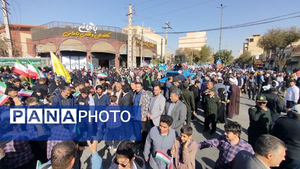 گرامیداشت روز دانش‌آموز همزمان با 13 آبان‌ در فردیس  