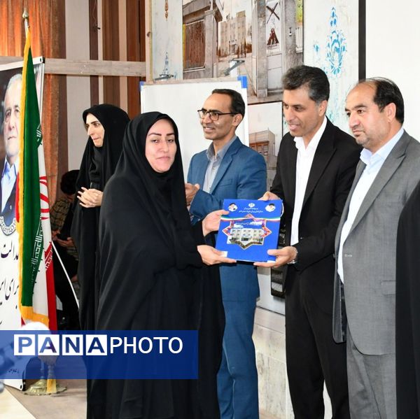 مراسم تجلیل از مدیران و رتبه‌های برتر کنکور ۱۴۰۴ در شهرستان مه‌ولات