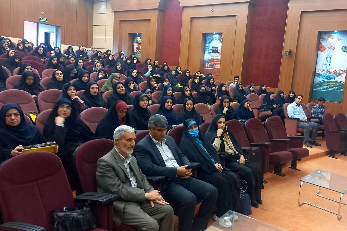 برگزاری دورههای آموزشی گامی اساسی در ارتقای مدیریت آموزشی و تحقق اهداف سند تحول بنیادین است