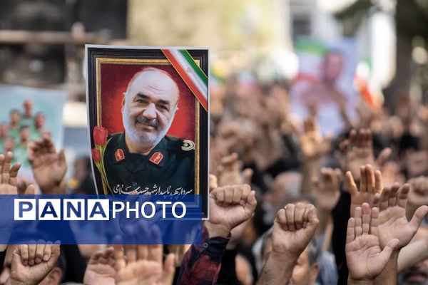 تشییع با شکوه شهدای مقاومت در دارالمؤمنین کاشان