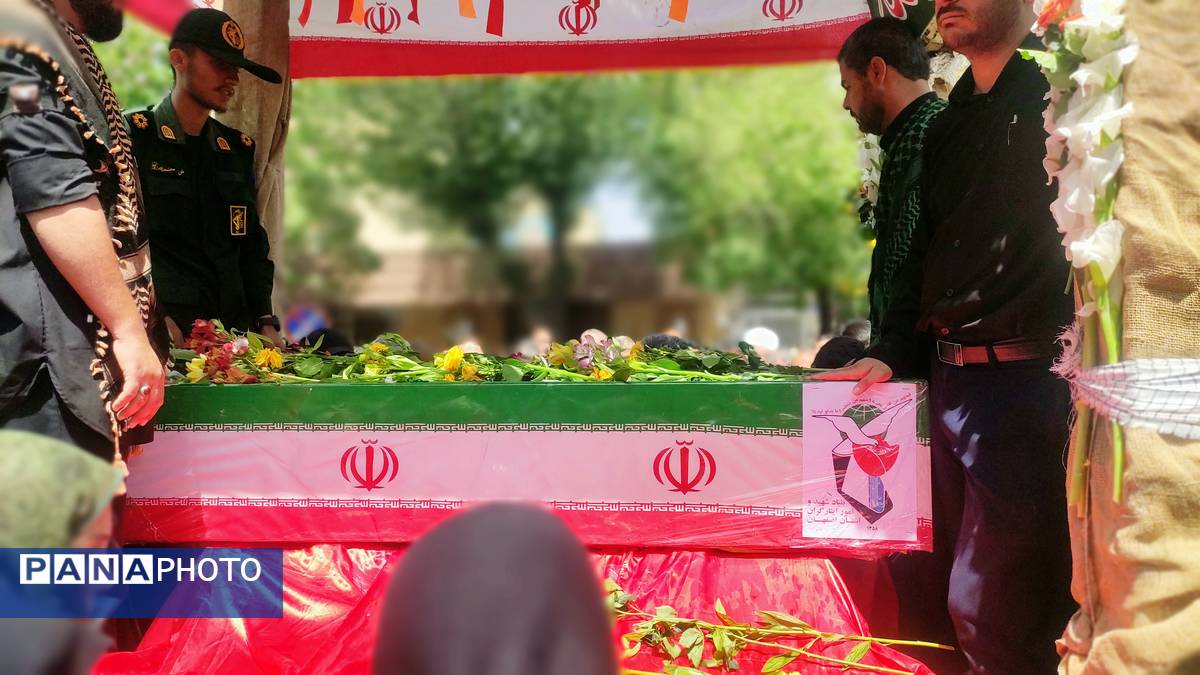راهپیمایی در پی تجاوز رژیم صهیونسیتی به خاک کشور و تشییع پیکر شهید مدافع وطن محمد امین صدری