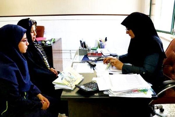 ارتباط مؤثر،پایه‌ای برای اعتمادسازی دانش‌آموزان است