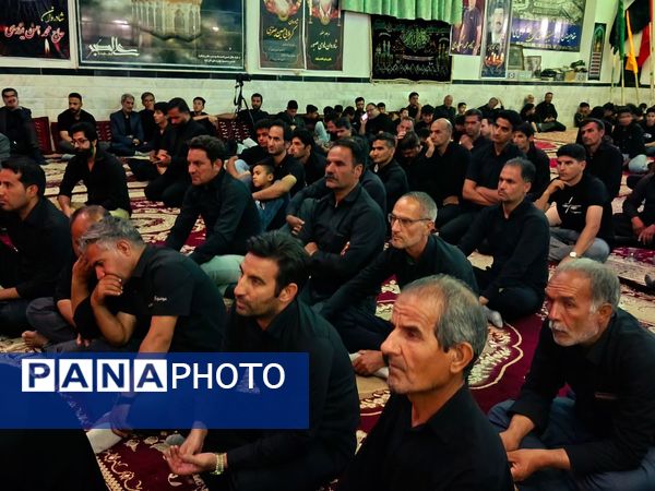 نوای “لبیک یا حسین” در شب پنجم محرم در رزق آباد طنین‌انداز شد