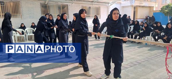 افتتاحیه المپیاد ورزشی در دبیرستان فرزانگان دوره اول 