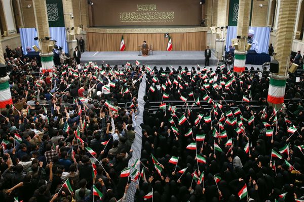 دیدار دانش‌آموزان خبرنگار پانا با رهبر انقلاب؛ لحظه‌ای از هیجان، ایمان و امید