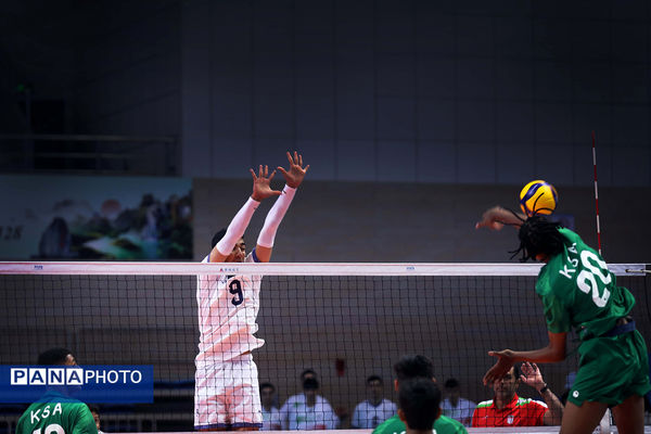 مسابقات دانش‌آموزی والیبال زیر ۱۵ سال قهرمانی جهان (ایران - عربستان)