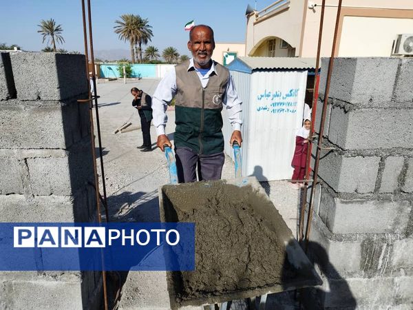 دیوار چینی حیاط مدرسه شهید رونما، هدیه گروه جهادی شهدای گمنام جغین 