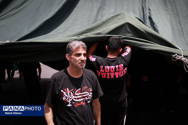 خیمه‌سوزان ظهر عاشورا در چهارراه گلوبندک تهران