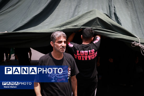 خیمه‌سوزان ظهر عاشورا در چهارراه گلوبندک تهران