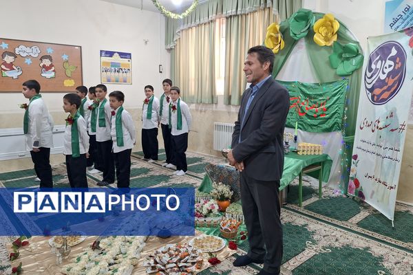 آرزوی فرج و سلامتی صاحب الزمان (عج) با دست‌های کوچک دانش‌آموزان شیرازی