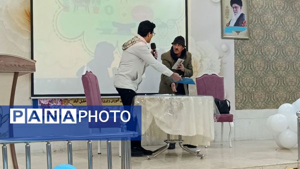 همایش باغبان تربیت  در خلیل آباد برگزار شد