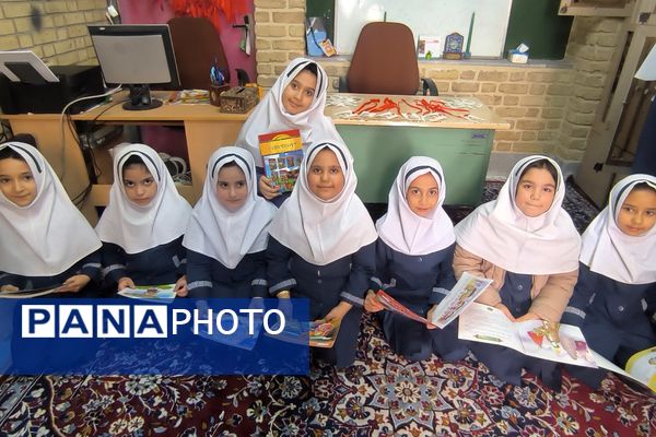 طنین هفته کتاب در دبستان وحیدکیهانی