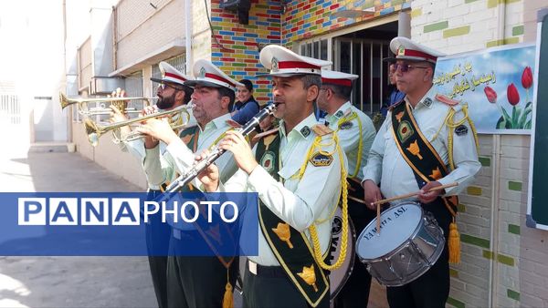 ویژه‌برنامه هفته نیروی انتظامی در دبستان شرف‌الدین علی 