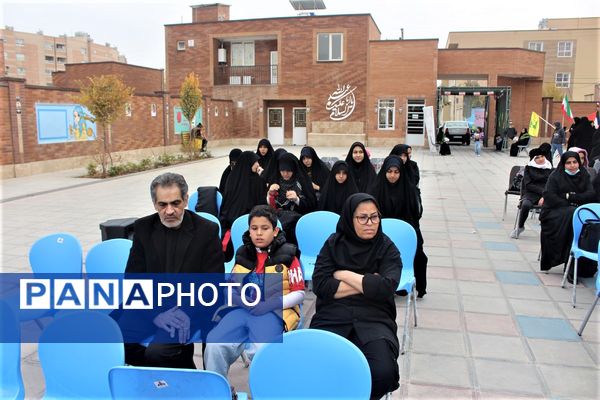 جلوه‌هایی از یادواره شهدا در دبستان استثنایی باغچه‌بان قم