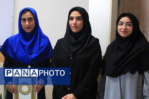  کارگاه دانش‌افزایی زبان انگیلیسی در دبیرستان‌ولایت بهارستان‌دو