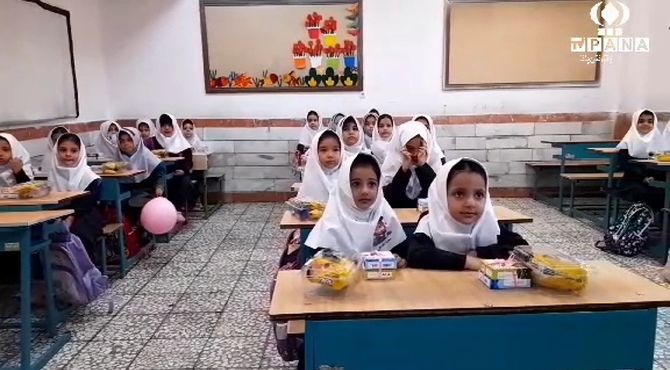 جشن شکوفه ها در دبستان ائمه اطهار