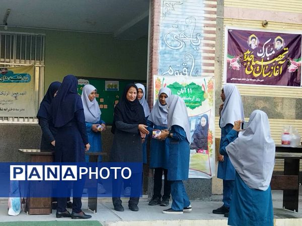 جشن دانش شهرستان میناب در روز آزمایشگاه 