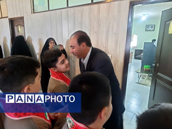 دیدار دانش آموزان پیشتاز با پرسنل نیروی انتظامی نیشابور