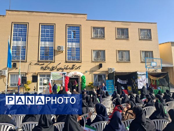 گرامیداشت پدافند غیرعامل با حضور مسئولان شهرستان در دبیرستان وکیلی ۹