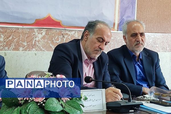 نشست گفت‌وگو محور، با محوریت مدیریت مدرسه در سالن شهدای فرهنگی آموزش و پرورش رباط کریم