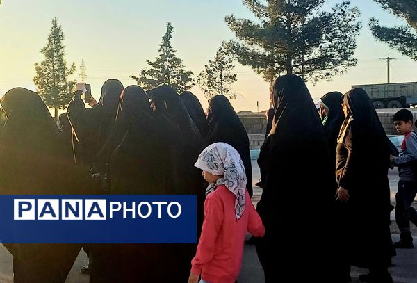 همایش پیاده‌روی خانوادگی به پاسداشت ایام الله دهه مبارک کرامت