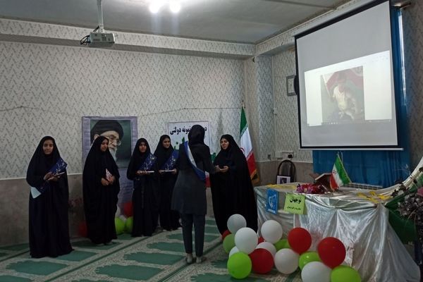 برگزاری نشست بصیرتی در دبیرستان رضوان به‌مناسبت رویداد مدرسه‌ای نوجهان