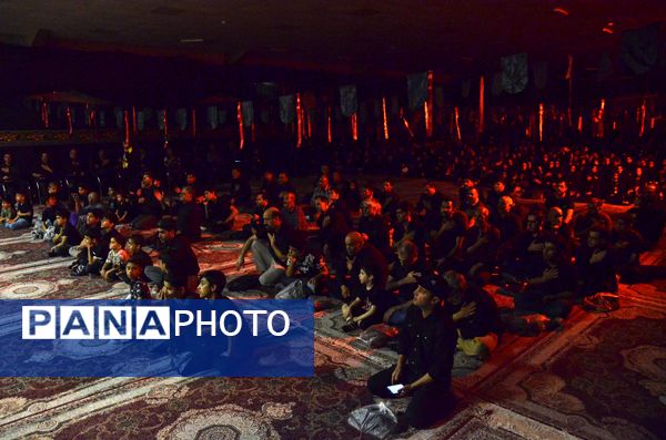 مراسم شب هشتم محرم در  هیئت فرهنگیان 