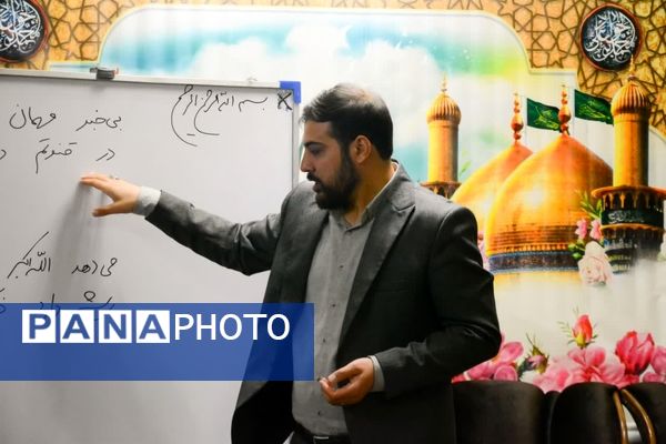 برگزاری انجمن ادبی شعر دخترانه در بجنورد 