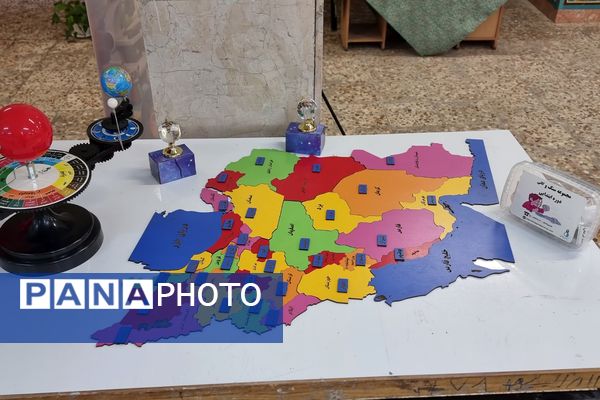 برپایی نمایشگاه صنایع آموزشی و فناوری‌های نوین در دبستان علوی 