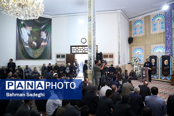 بزرگداشت شهدای خدمت با حضور وزیر آموزش و پرورش