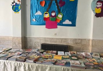 برپایی نمایشگاه کتاب در دبستان زینبیه تفت