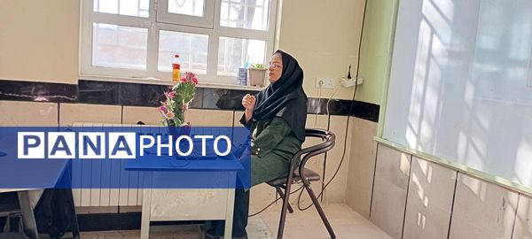 دومین جلسه هدایت تحصیلی پایه نهم در دبیرستان مادرمهربان خلیل آباد